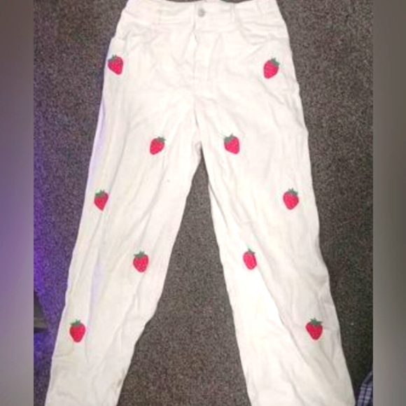 Matching strawberry y2k sweater and pant set - Picture 2 of 2